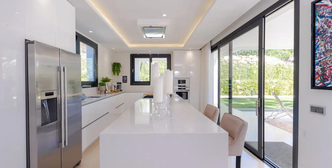 Venta de villa independiente en Nueva Andalucía 8