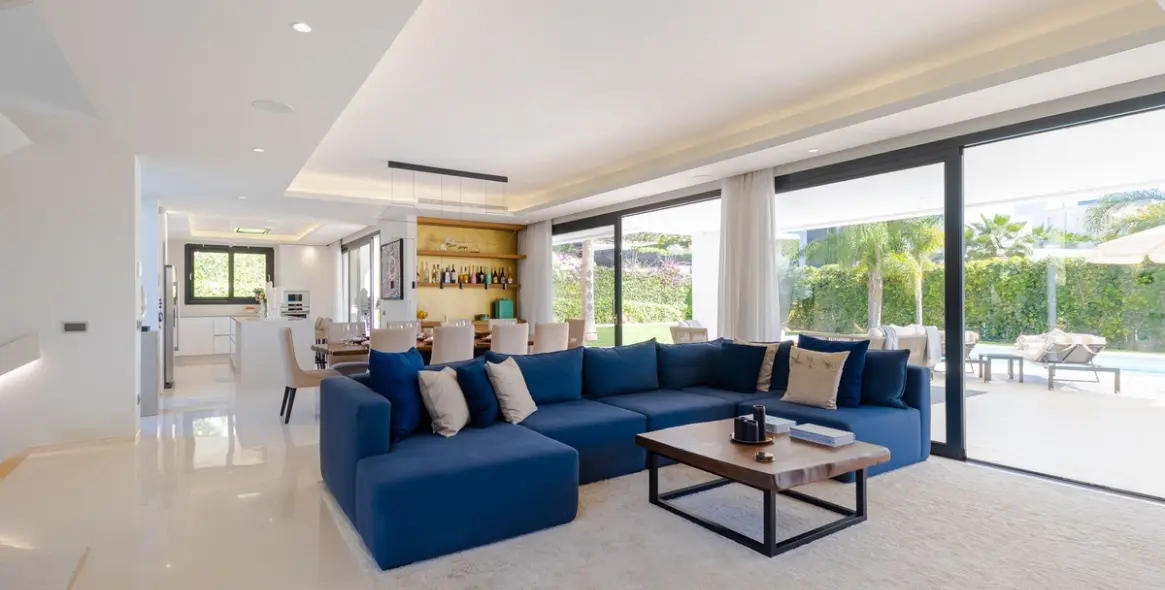 Venta de villa independiente en Nueva Andalucía 10