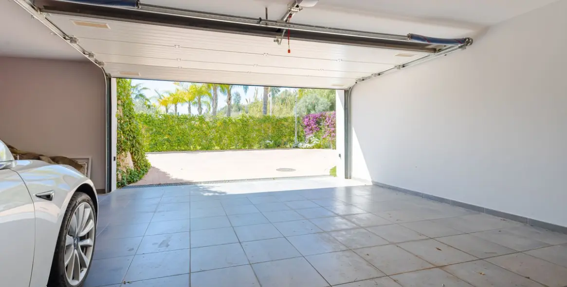 Venta de villa independiente en Nueva Andalucía 15