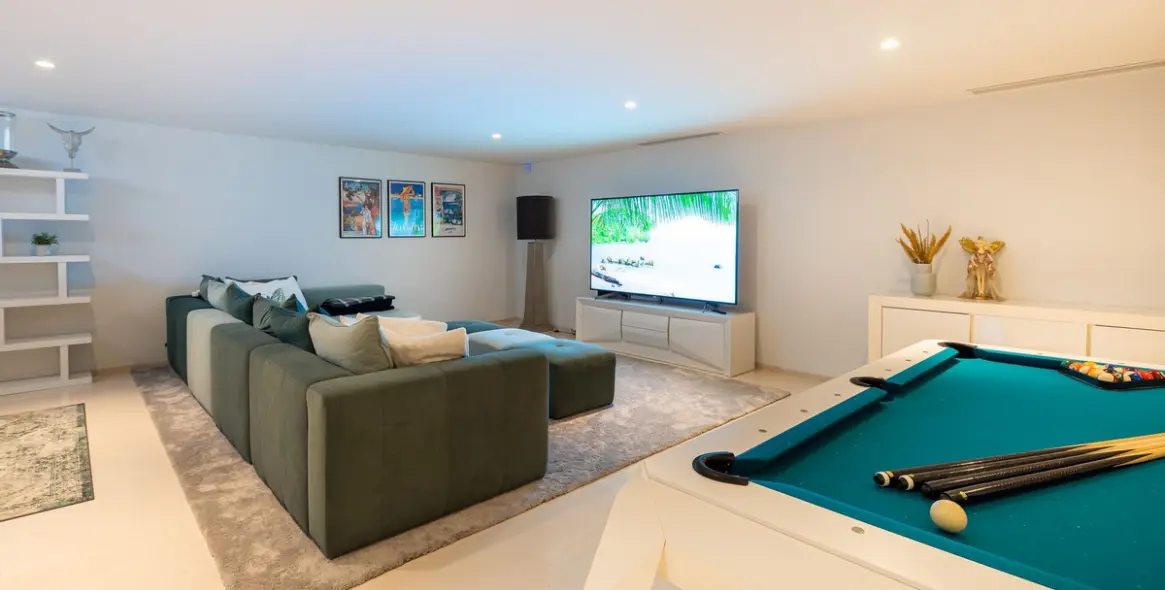 Venta de villa independiente en Nueva Andalucía 19