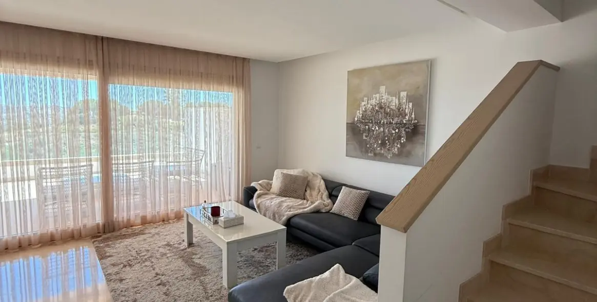 Alquiler a largo plazo de adosado en La Cala Golf 2