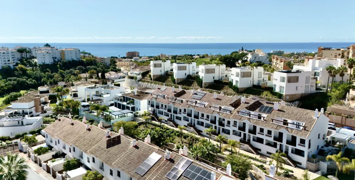 Short-term rent of townhouse in Riviera del Sol 9