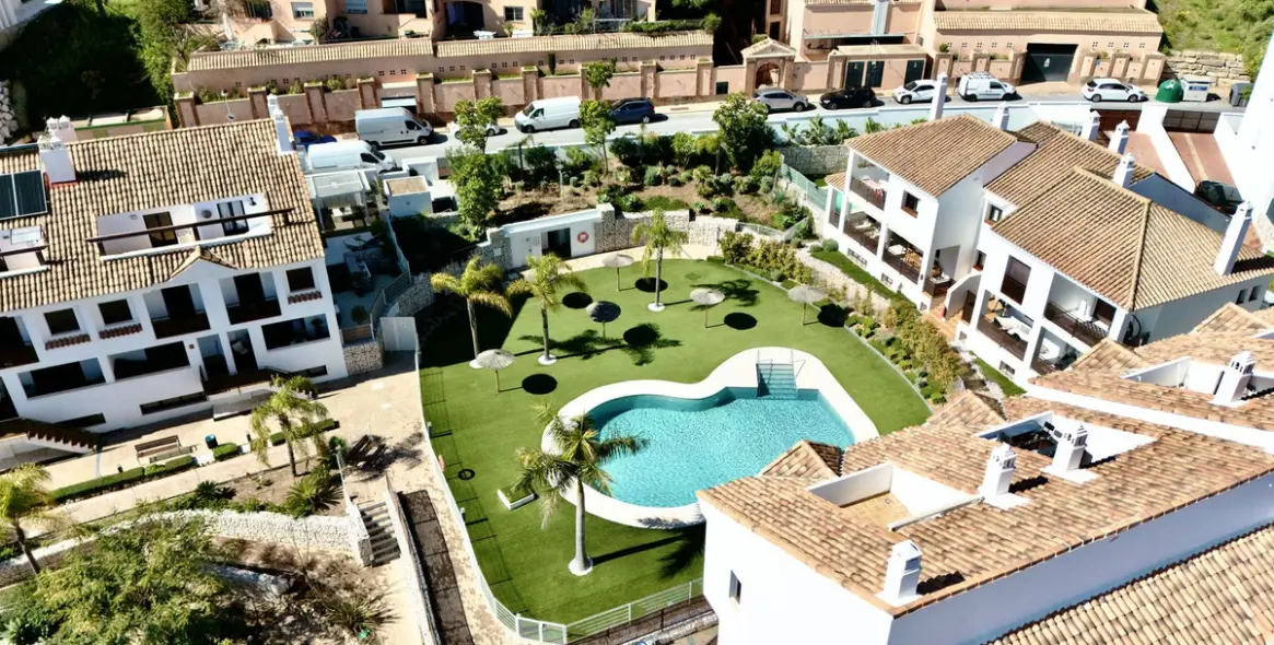Short-term rent of townhouse in Riviera del Sol 10