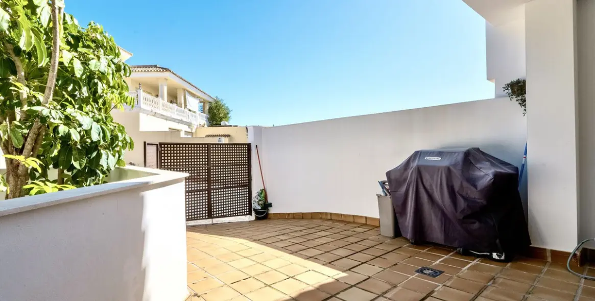 Short-term rent of townhouse in Riviera del Sol 19
