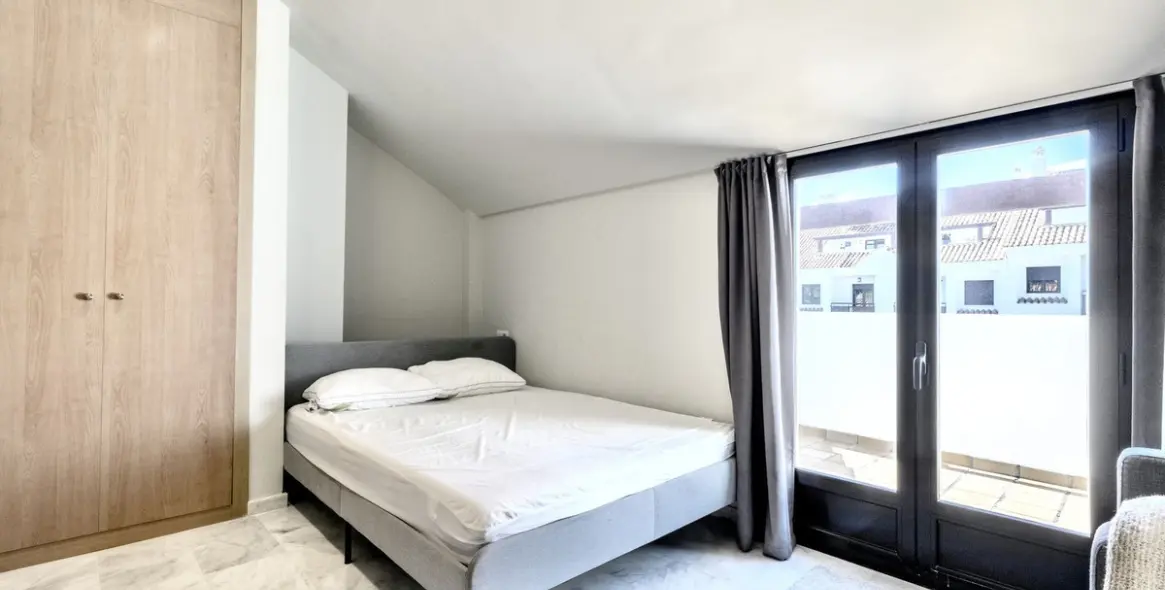 Short-term rent of townhouse in Riviera del Sol 26