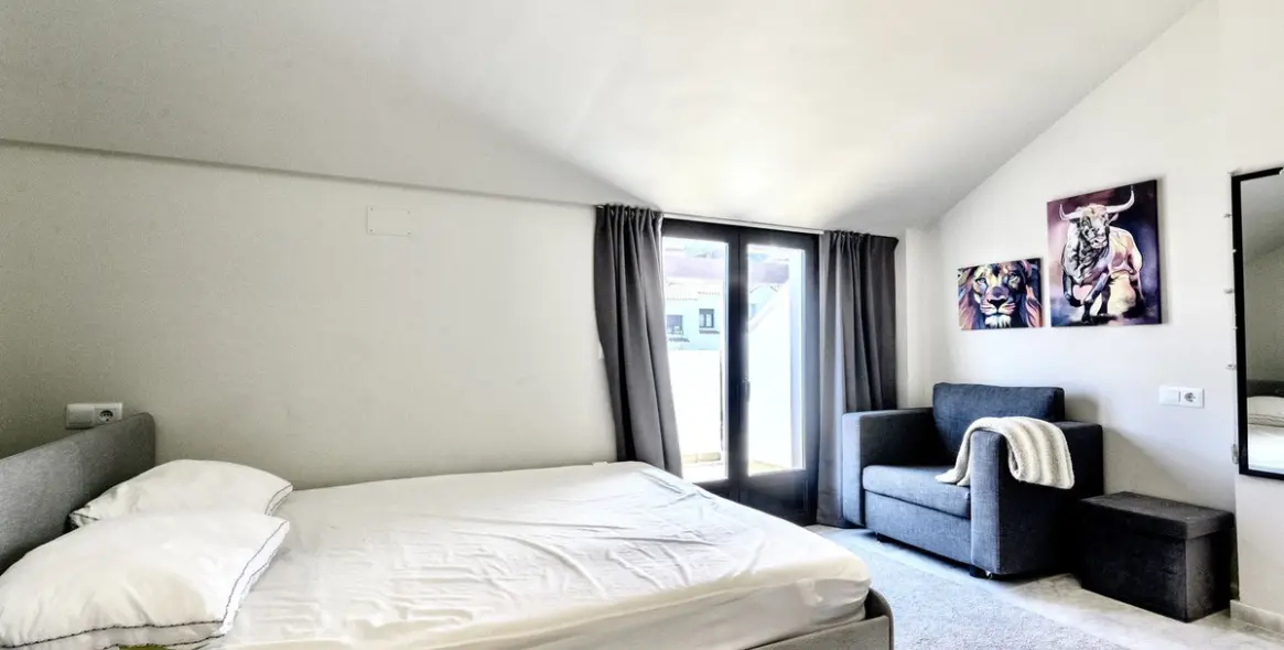 Short-term rent of townhouse in Riviera del Sol 27