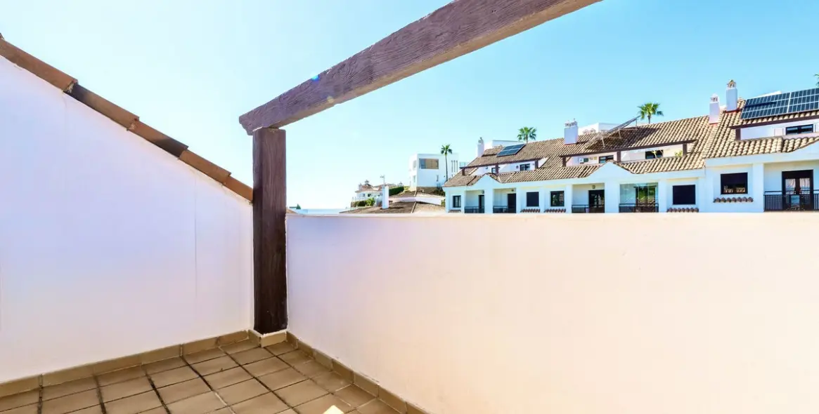 Short-term rent of townhouse in Riviera del Sol 29