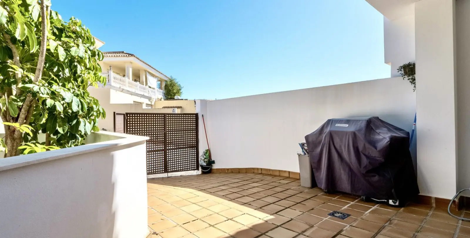 Long-term rent of townhouse in Riviera del Sol 19