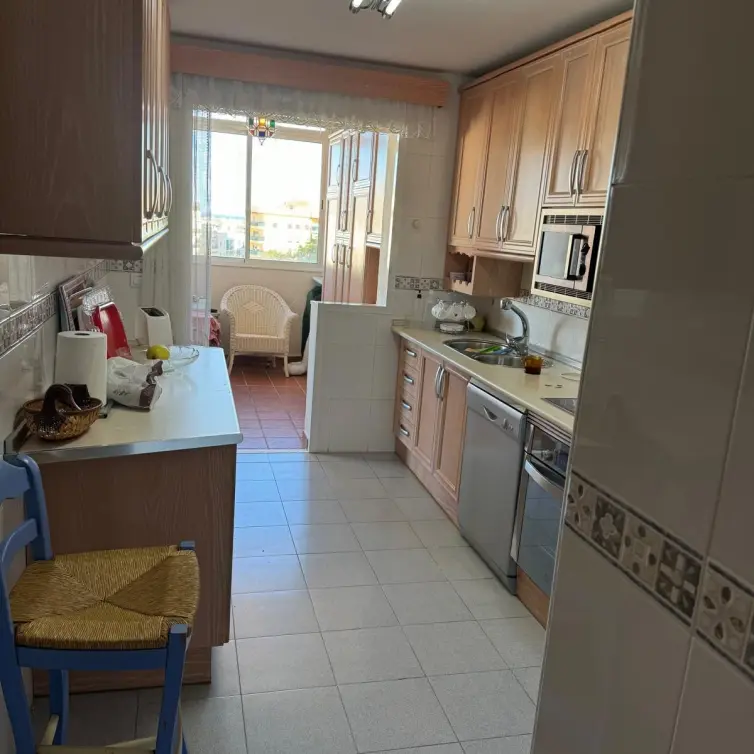 Продажа апартаментов на среднем этаже в Estepona