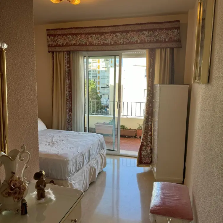 Продажа апартаментов на среднем этаже в Estepona