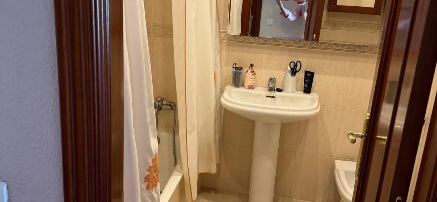Продажа апартаментов на среднем этаже в Estepona 4
