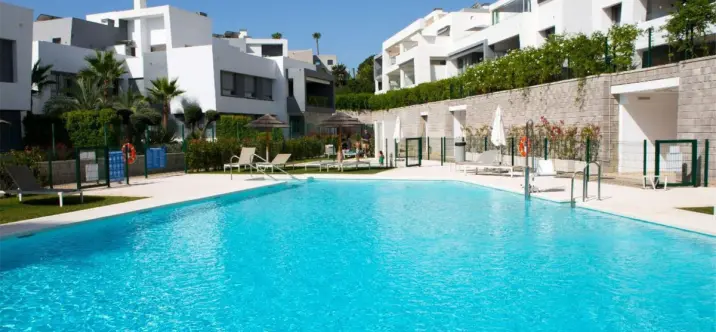 Sale of ground floor apartment in Estepona 0