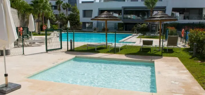 Sale of ground floor apartment in Estepona 1