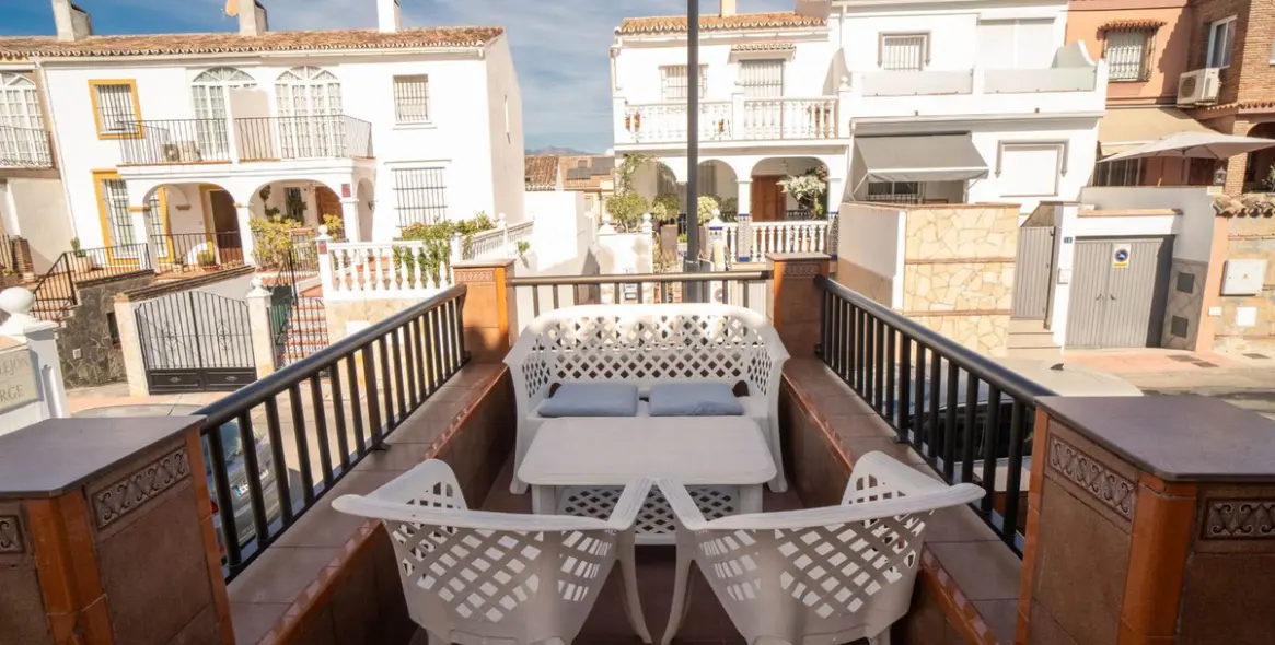 Sale of semi-detached house in Las Lagunas 4