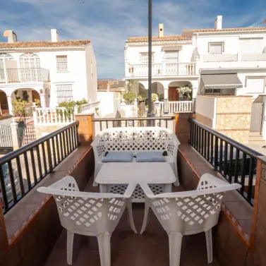 Venta de casa pareada en Las Lagunas