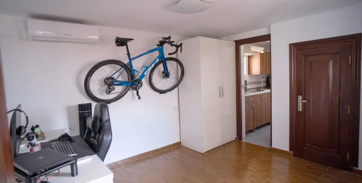 Sale of semi-detached house in Las Lagunas 9