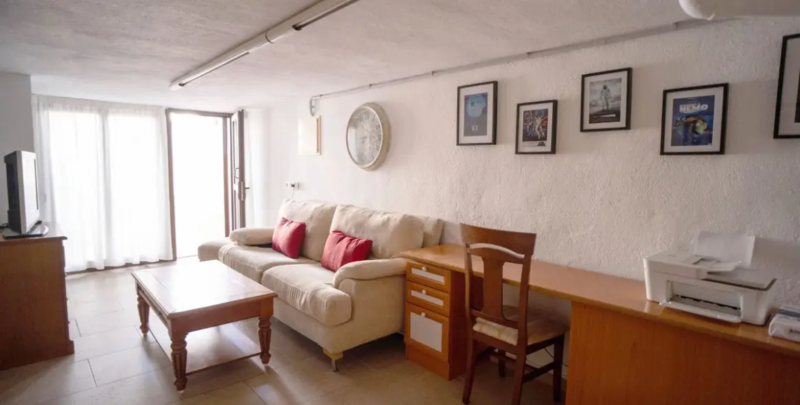 Sale of semi-detached house in Las Lagunas 18