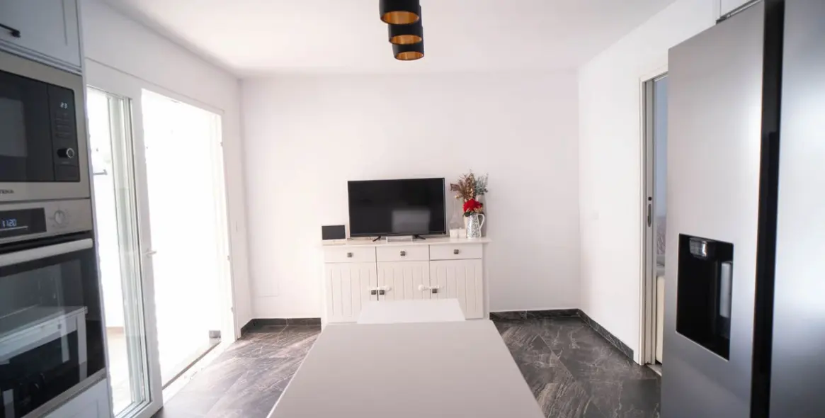 Sale of semi-detached house in Las Lagunas 27