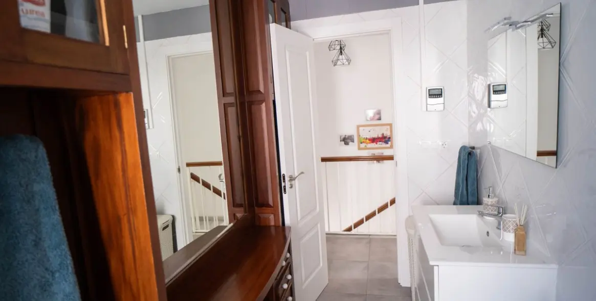 Sale of semi-detached house in Las Lagunas 32