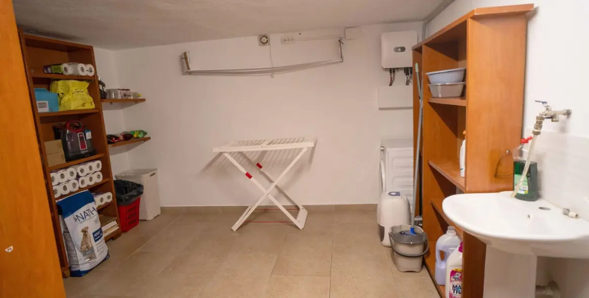 Sale of semi-detached house in Las Lagunas 53