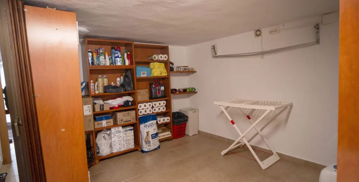 Sale of semi-detached house in Las Lagunas 54