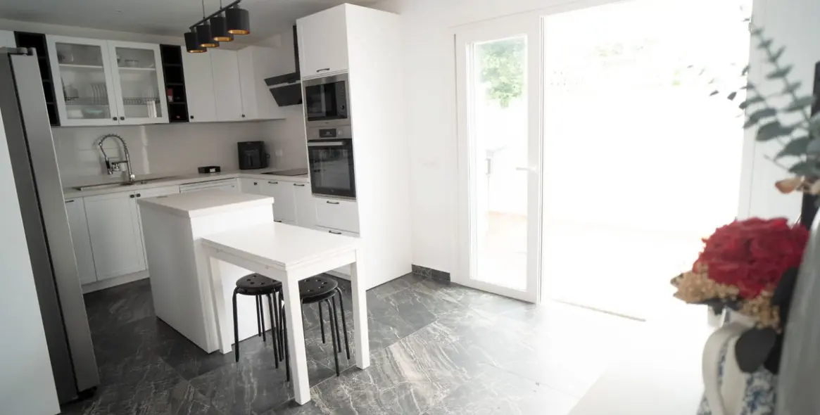 Sale of semi-detached house in Las Lagunas 56