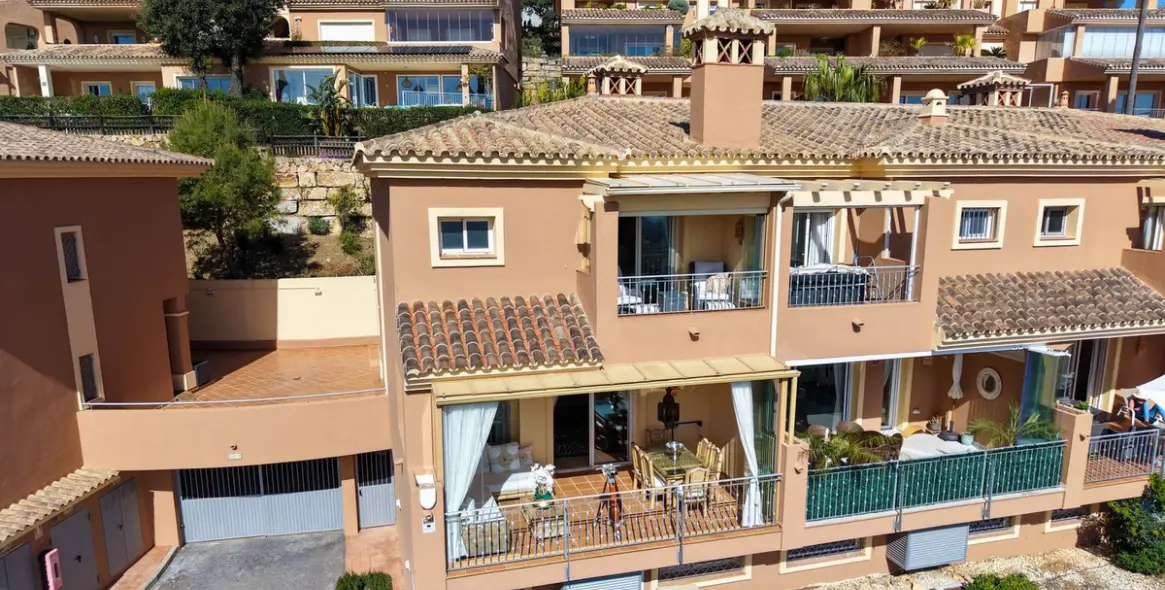 Sale of duplex in La Mairena 1