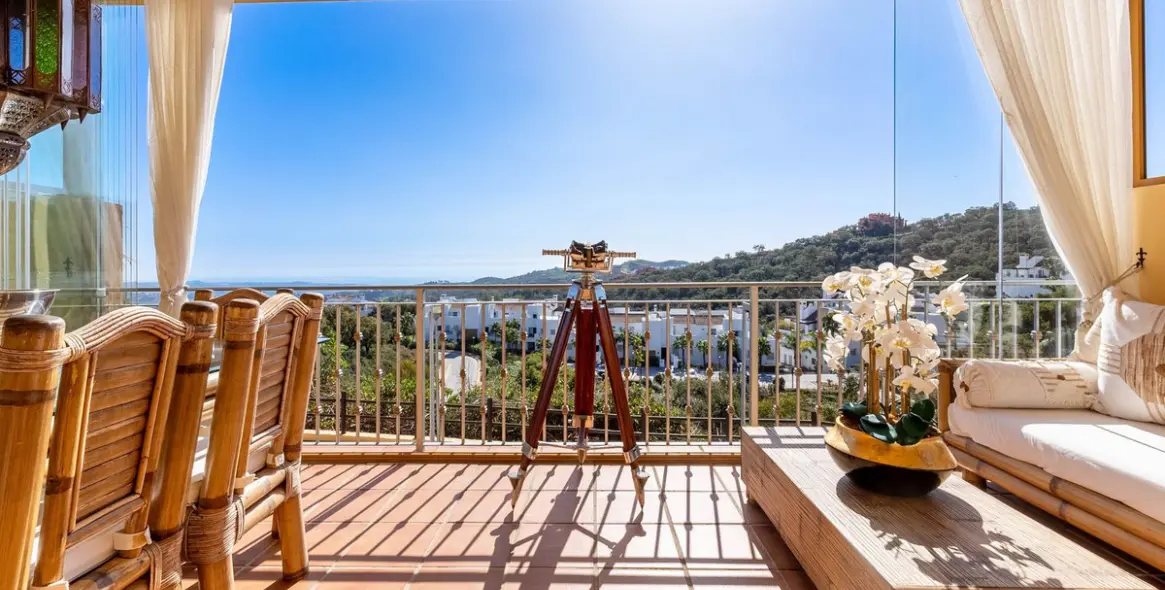 Sale of duplex in La Mairena 2