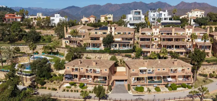 Sale of duplex in La Mairena 2