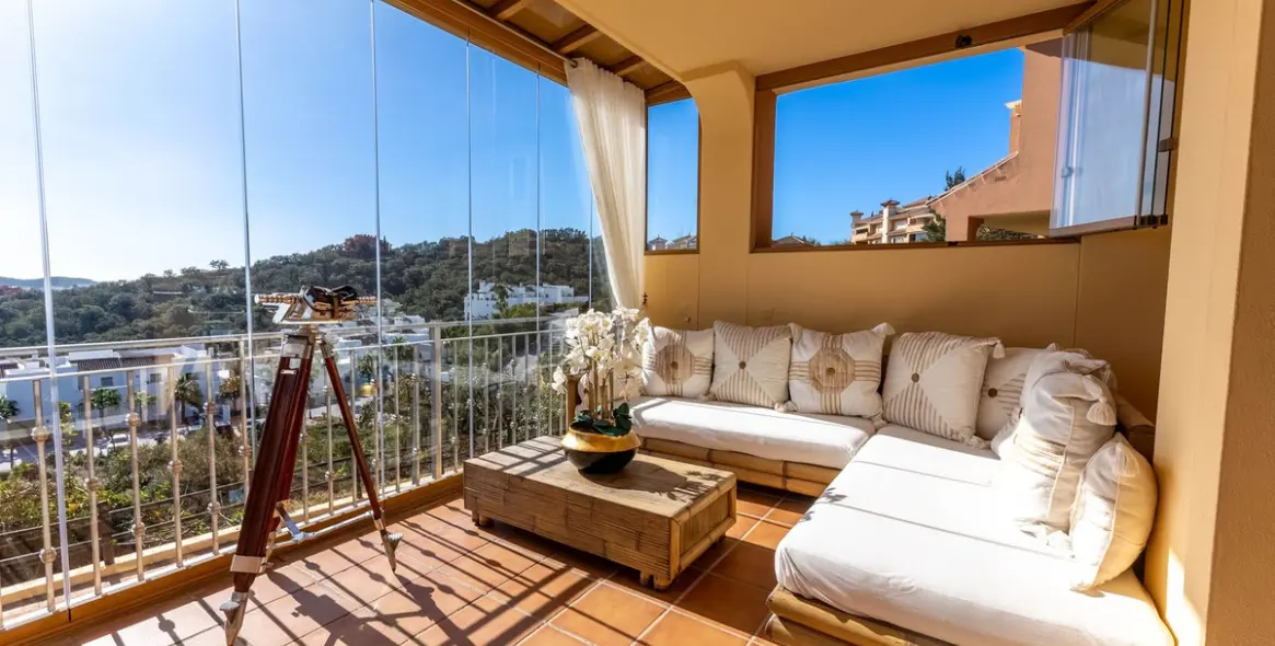 Sale of duplex in La Mairena 6