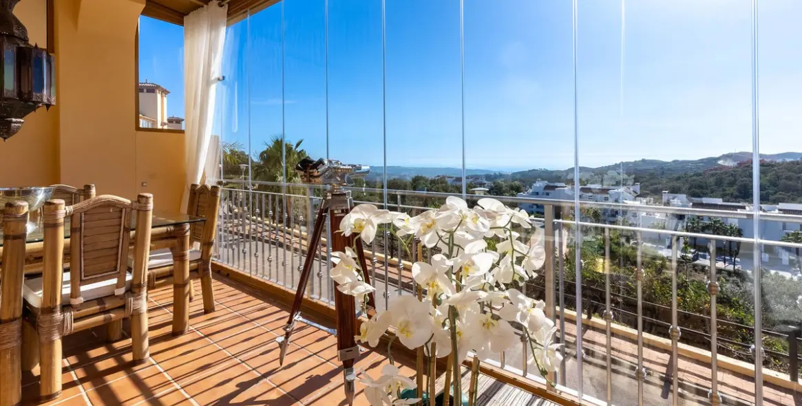 Sale of duplex in La Mairena 7