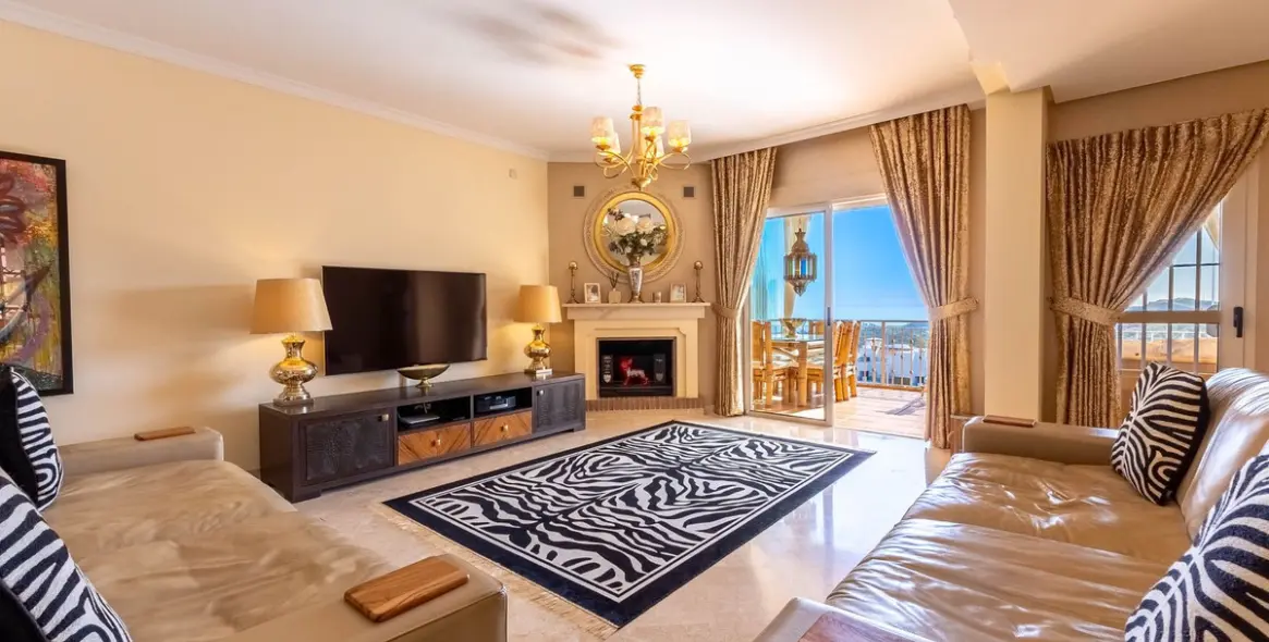 Sale of duplex in La Mairena 11