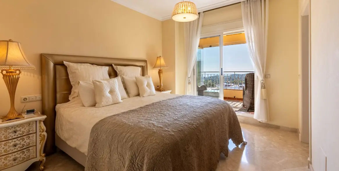 Sale of duplex in La Mairena 17