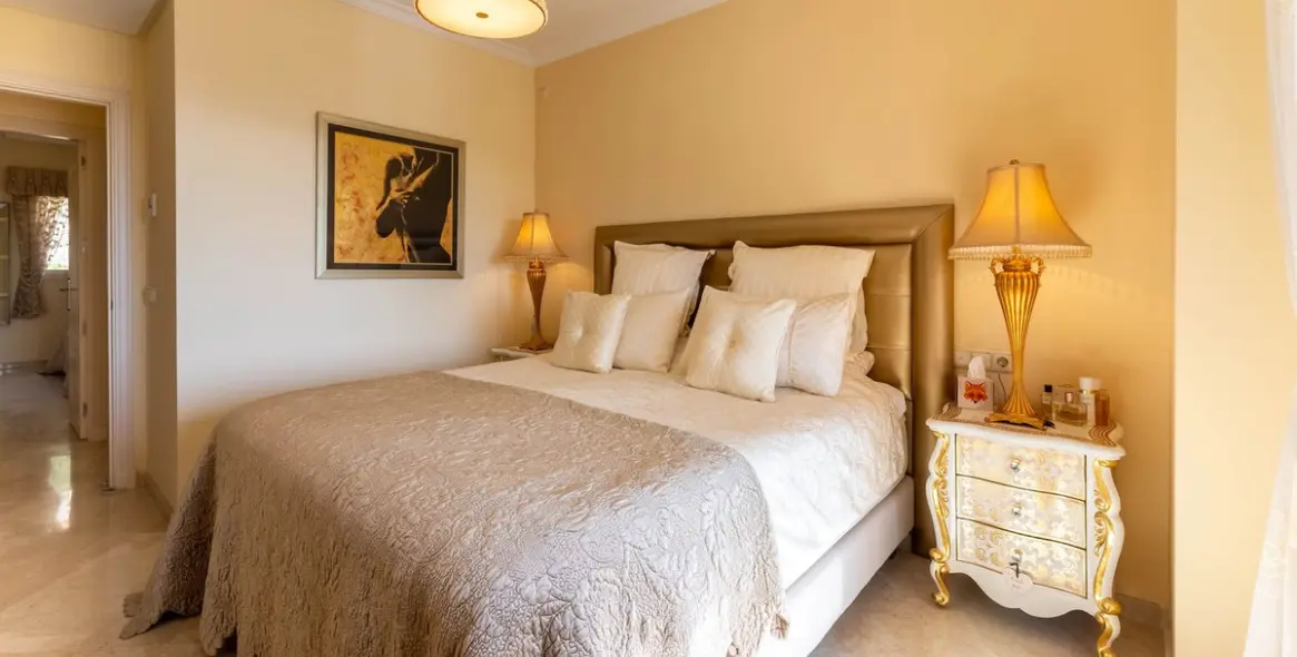 Sale of duplex in La Mairena 19