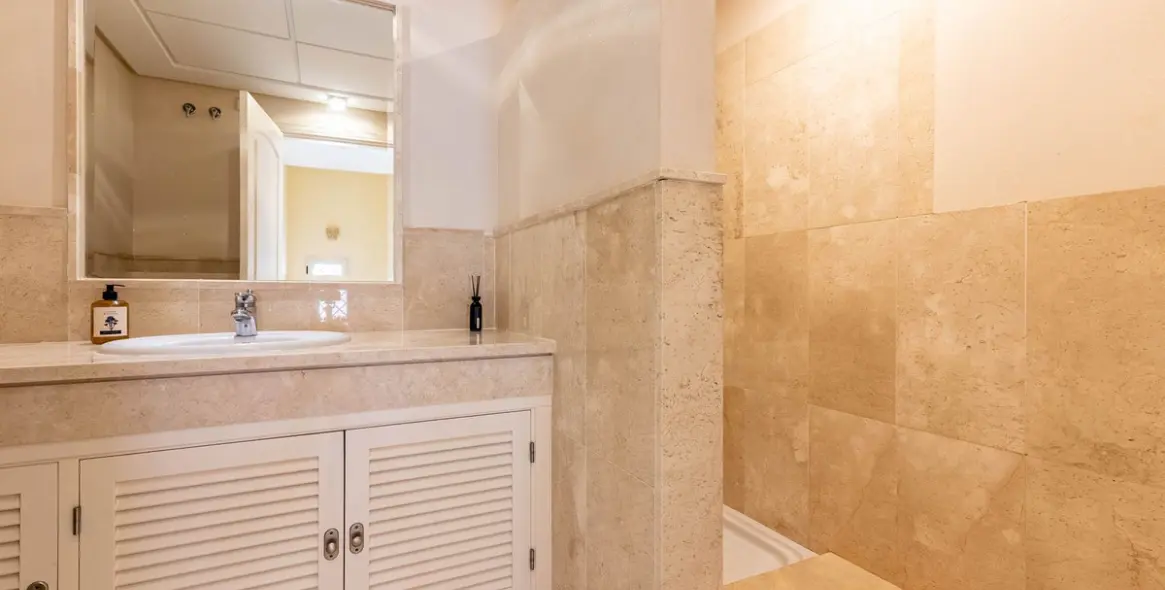 Sale of duplex in La Mairena 22