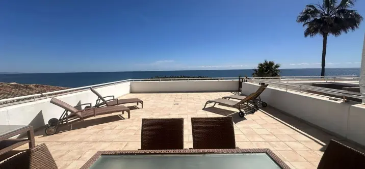 Sale of ground floor apartment in Estepona 1