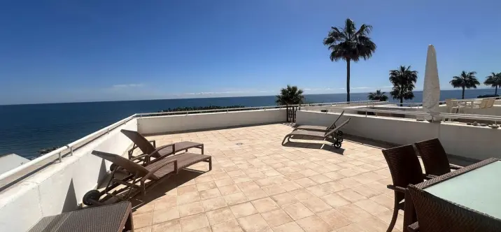 Sale of ground floor apartment in Estepona 2