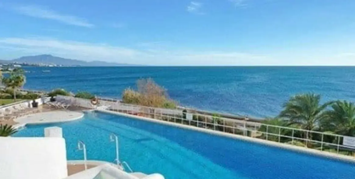 Sale of ground floor apartment in Estepona 9
