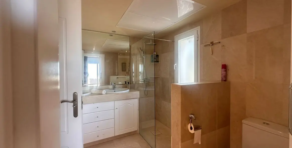 Sale of ground floor apartment in Estepona 23