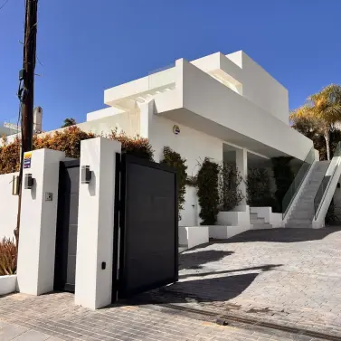 Продажа  отдельно стоящей виллы в El Chaparral