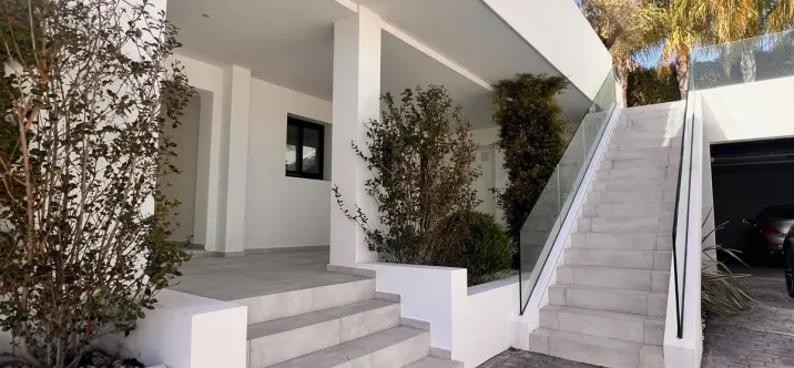 Продажа  отдельно стоящей виллы в El Chaparral 2