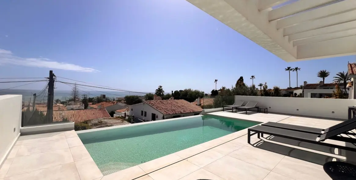 Продажа  отдельно стоящей виллы в El Chaparral 4