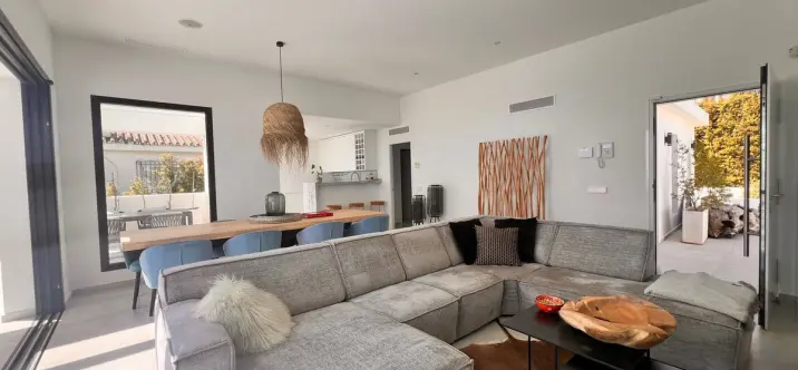 Продажа  отдельно стоящей виллы в El Chaparral 4