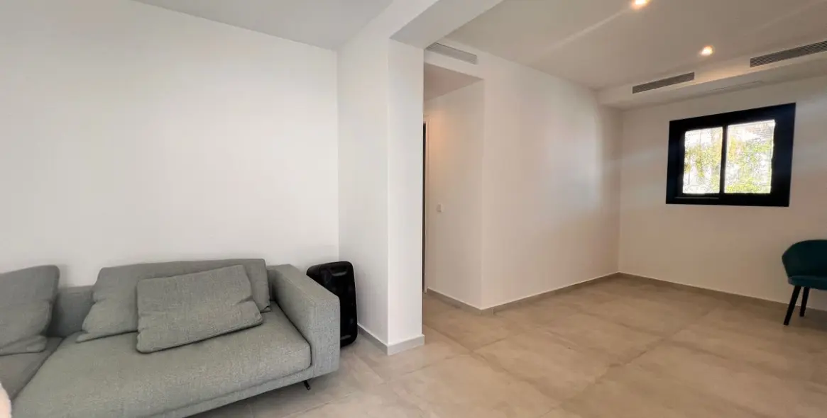 Продажа  отдельно стоящей виллы в El Chaparral 28