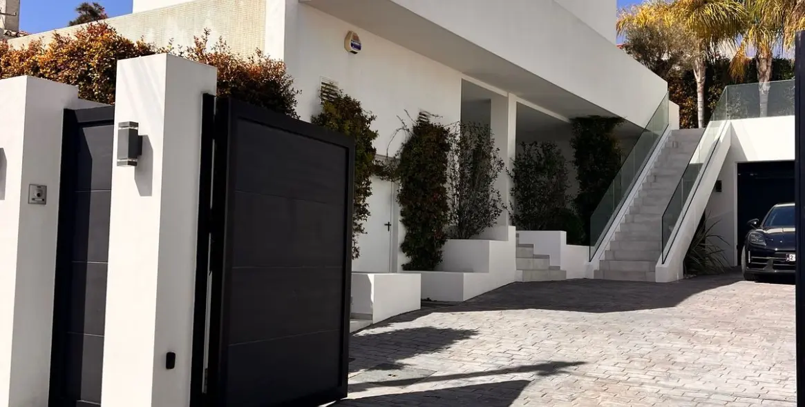 Продажа  отдельно стоящей виллы в El Chaparral 31