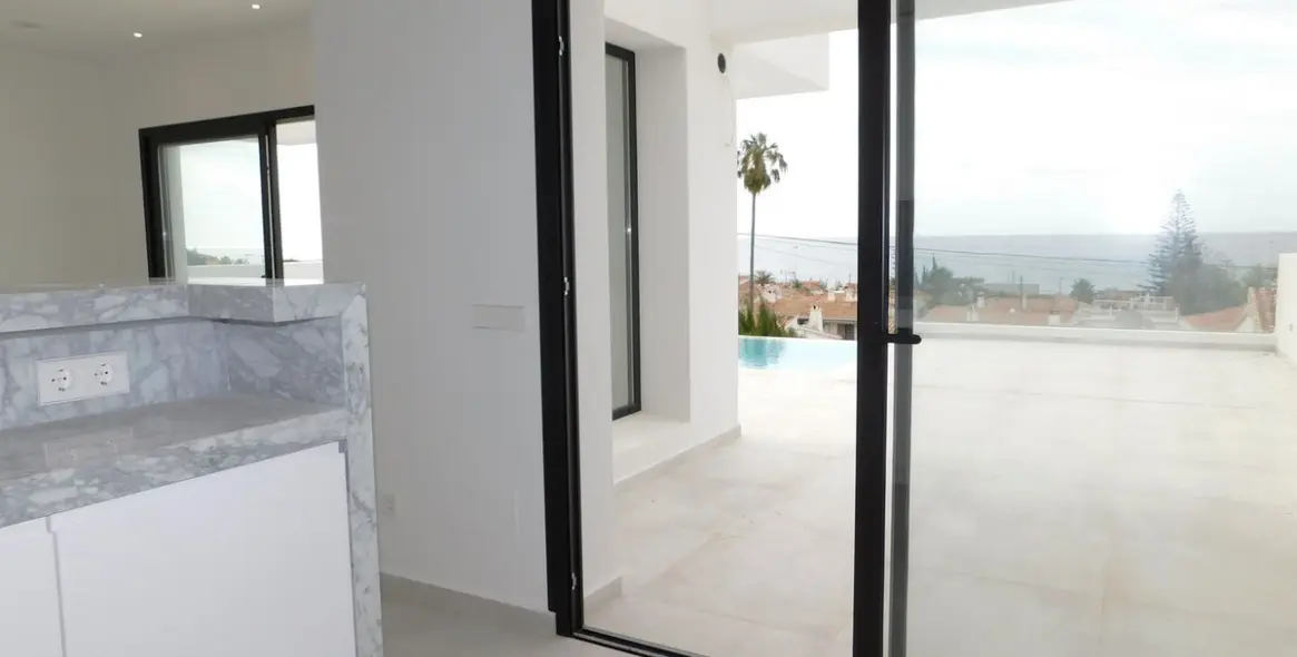 Продажа  отдельно стоящей виллы в El Chaparral 32