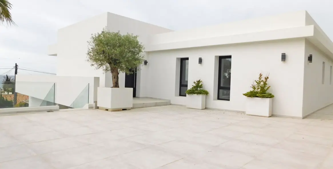 Продажа  отдельно стоящей виллы в El Chaparral 38