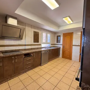 Sale of detached villa in Estepona