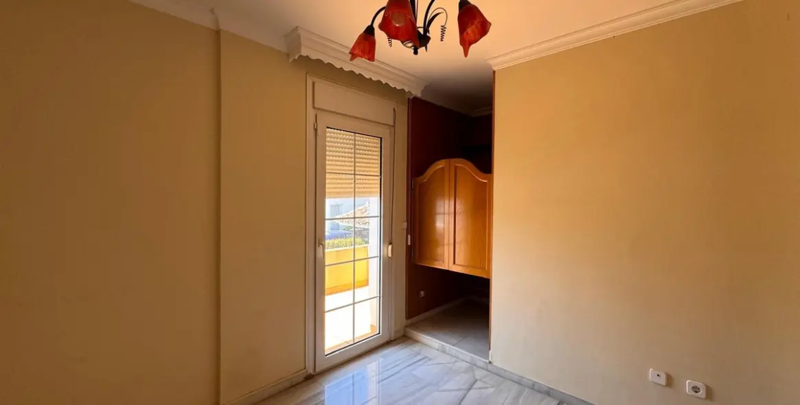 Sale of detached villa in Estepona 13