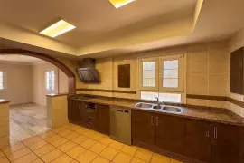 Image 4 thumb